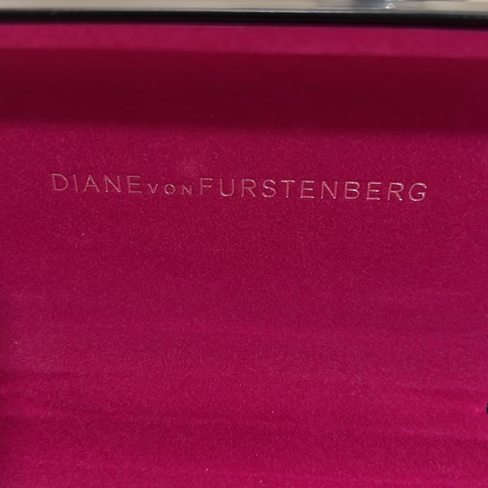 Diane von Furstenberg Hinged Glass Case - Picture 4 of 5